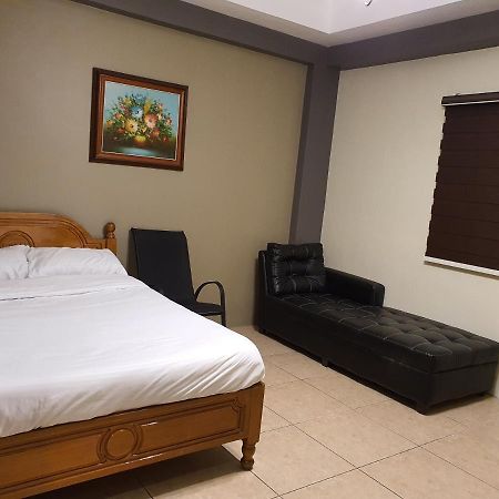 2428 Suites Urdaneta 외부 사진