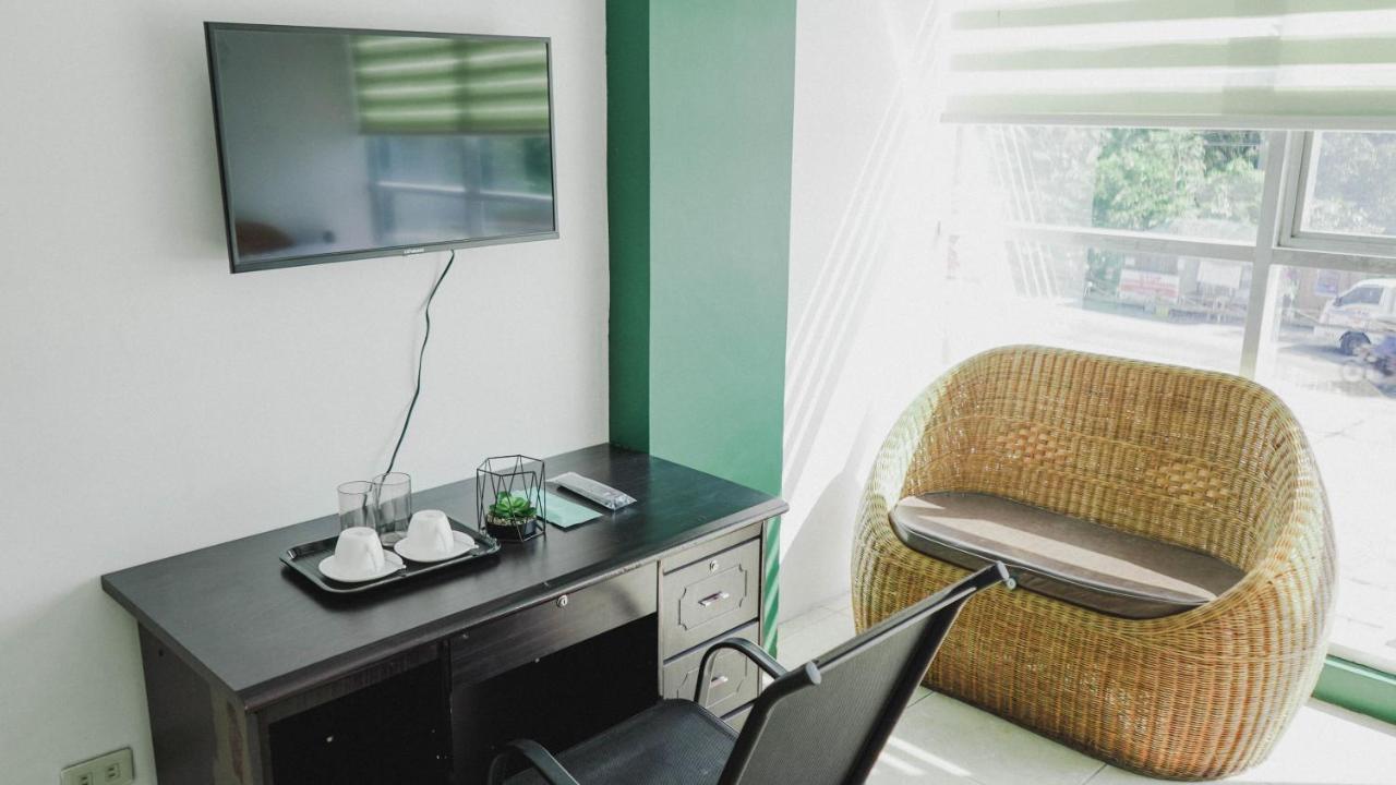2428 Suites Urdaneta 외부 사진